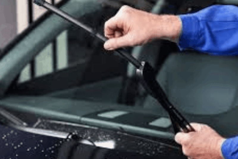 8 Cara Merawat Wiper Mobil agar Tetap Optimal
