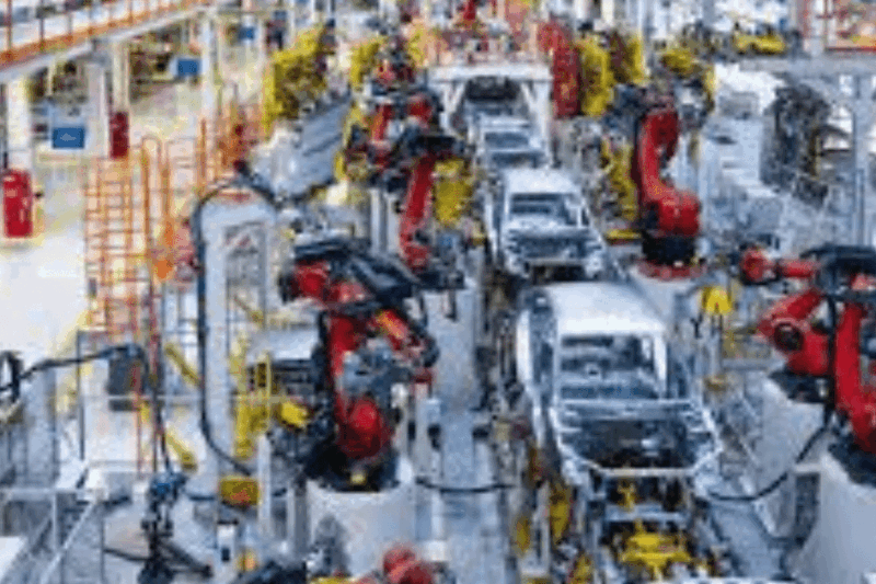 Industri Otomotif Jadi Harapan Ekonomi Indonesia di 2025