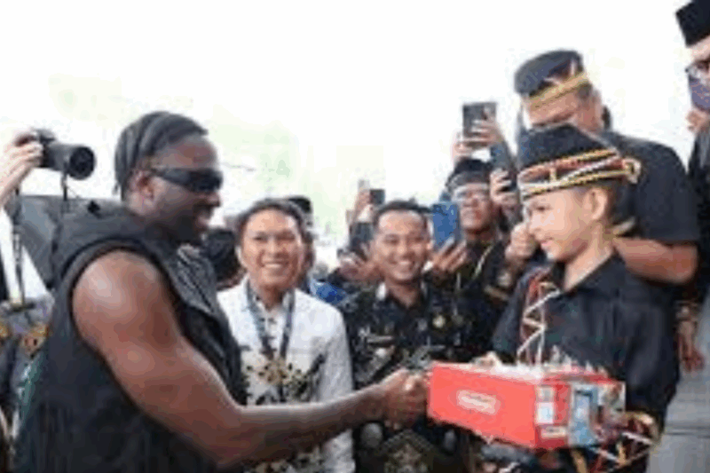 Melly Mike Resmi Jadi Duta Pacu Jalur Internasional di Festival Kuansing 2025
