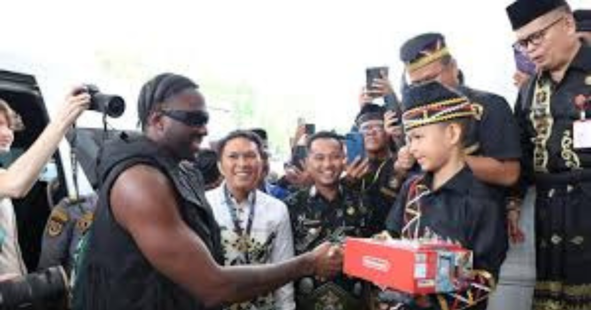 Melly Mike Resmi Jadi Duta Pacu Jalur Internasional di Festival Kuansing 2025