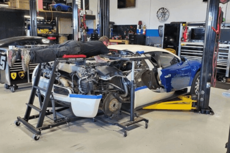 Servis Bugatti Veyron: Rp 2 M/Tahun, Saklar Rp 215 Juta