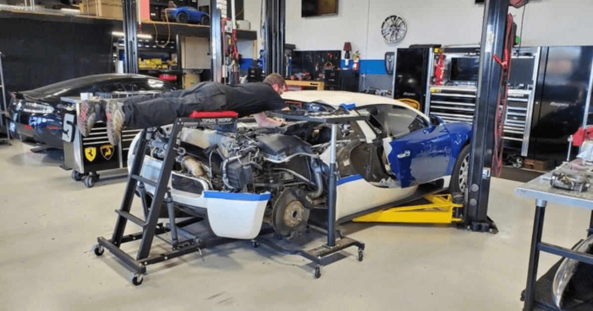 Servis Bugatti Veyron