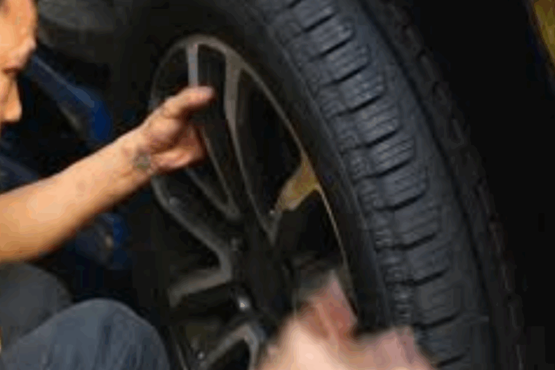 Tips Perawatan Mobil dan Waktu Tepat Ganti Ban