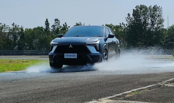 Fungsi AYC Mitsubishi Xforce: Bikin Handling Makin Jos!