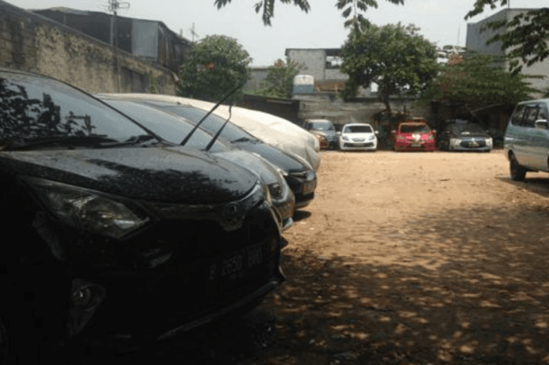 8 Tips Merawat Mobil Tanpa Garasi dari Panas dan Hujan
