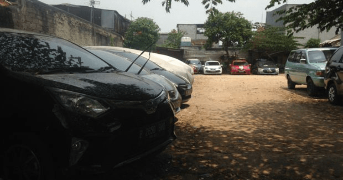 Mobil Tanpa Garasi