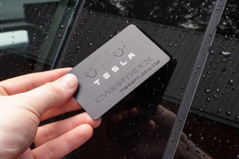 Kunci Kartu Tesla Kini Berbayar: Ini Dampak dan Alasannya!