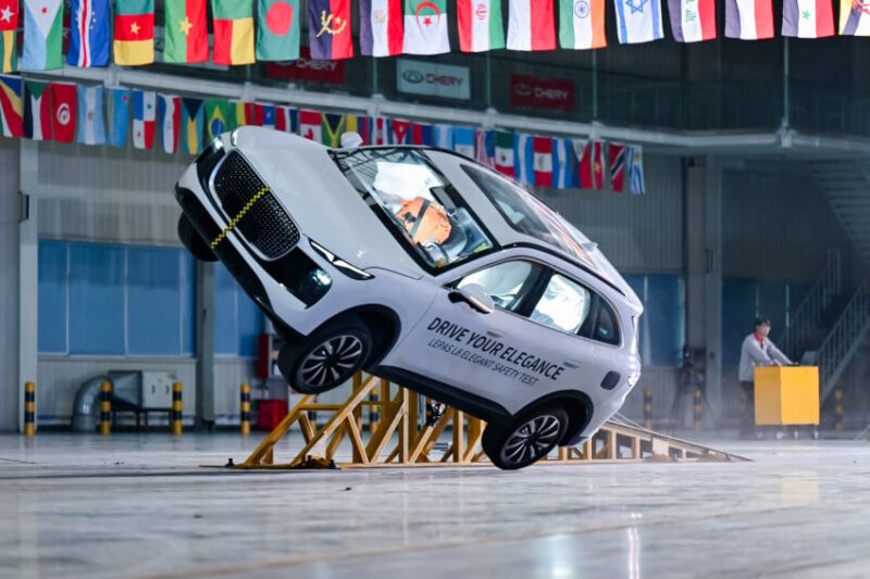 Lepas L8 Lolos Uji Guling 60 Km/Jam: Baja 75%, Tahan Air 600mm!