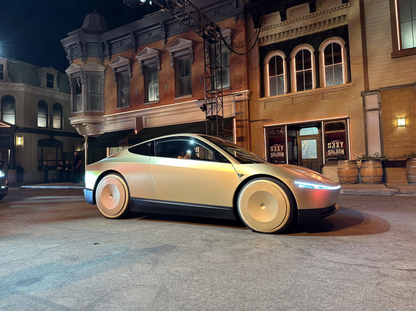 Tesla Cybercab Tanpa Setir dan Pedal  Gas Siap Diperkenalkan